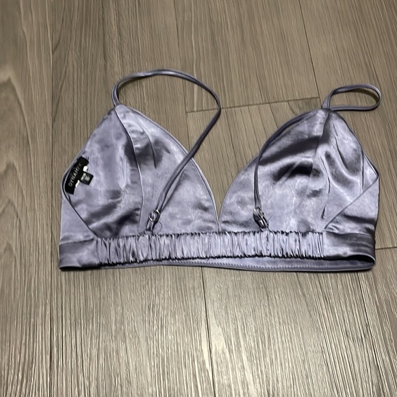 Dynamite purple satin top - Picture 2 of 4